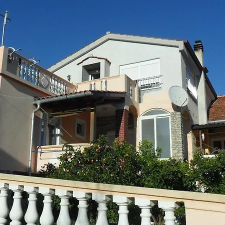 8153b Apartment Sali