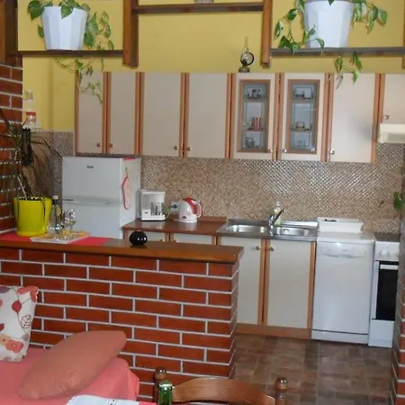 8153b Apartment *