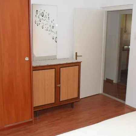 Apartament 8153b