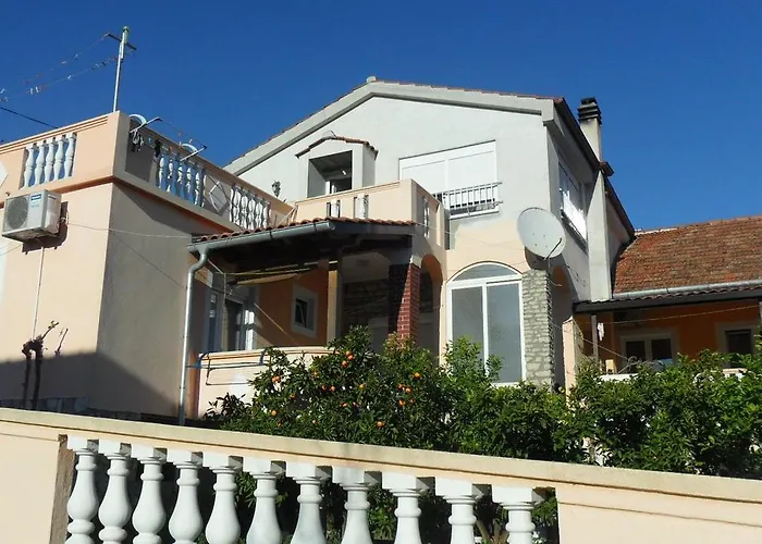 8153b דירה סאלי